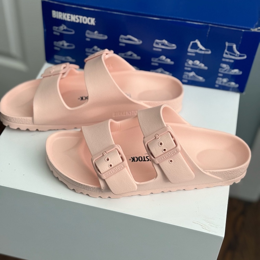 Birkenstock Women’s Size 7 Pink Sandals New in Box